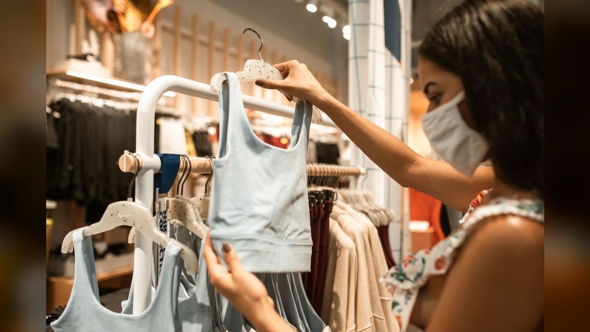 Top 10 Apparel Retail Revenue KPIs in 2027