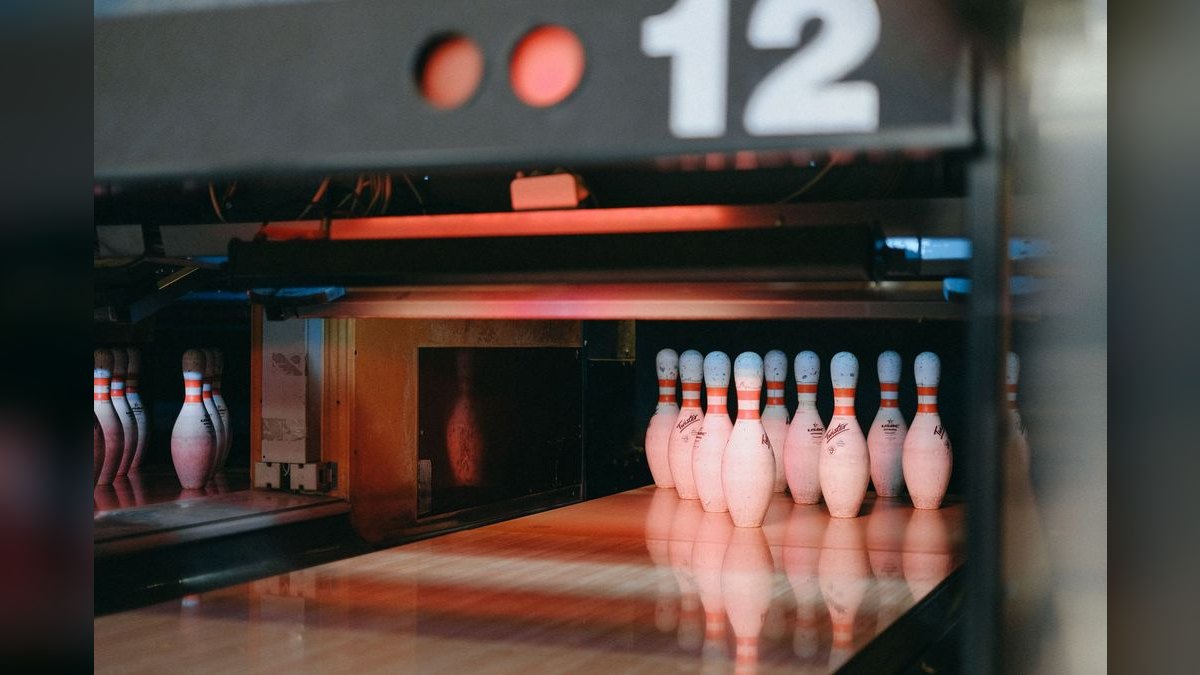 Top 10 Bowling Alley Revenue KPIs in 2027 — figure 5