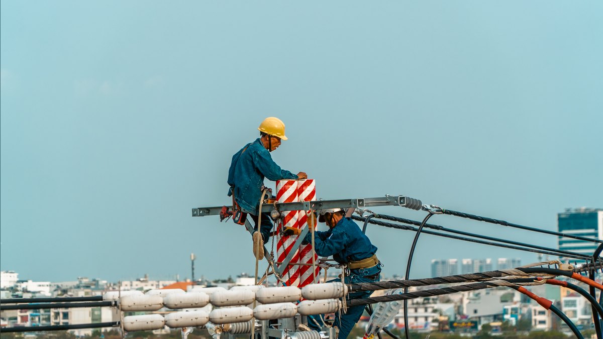 Top 10 Electrical Contractor Revenue KPIs in 2027 — figure 3
