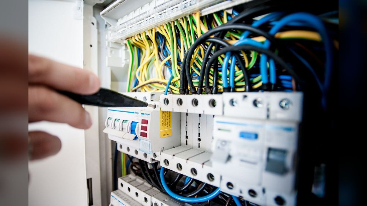 Top 10 Electrical Contractor Revenue KPIs in 2027 — figure 4