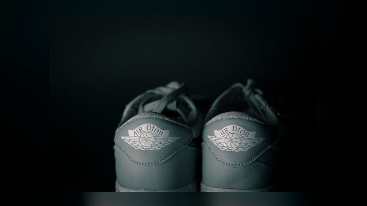 What are the key cost KPIs for sneaker resale operations in 2027 — figure 9