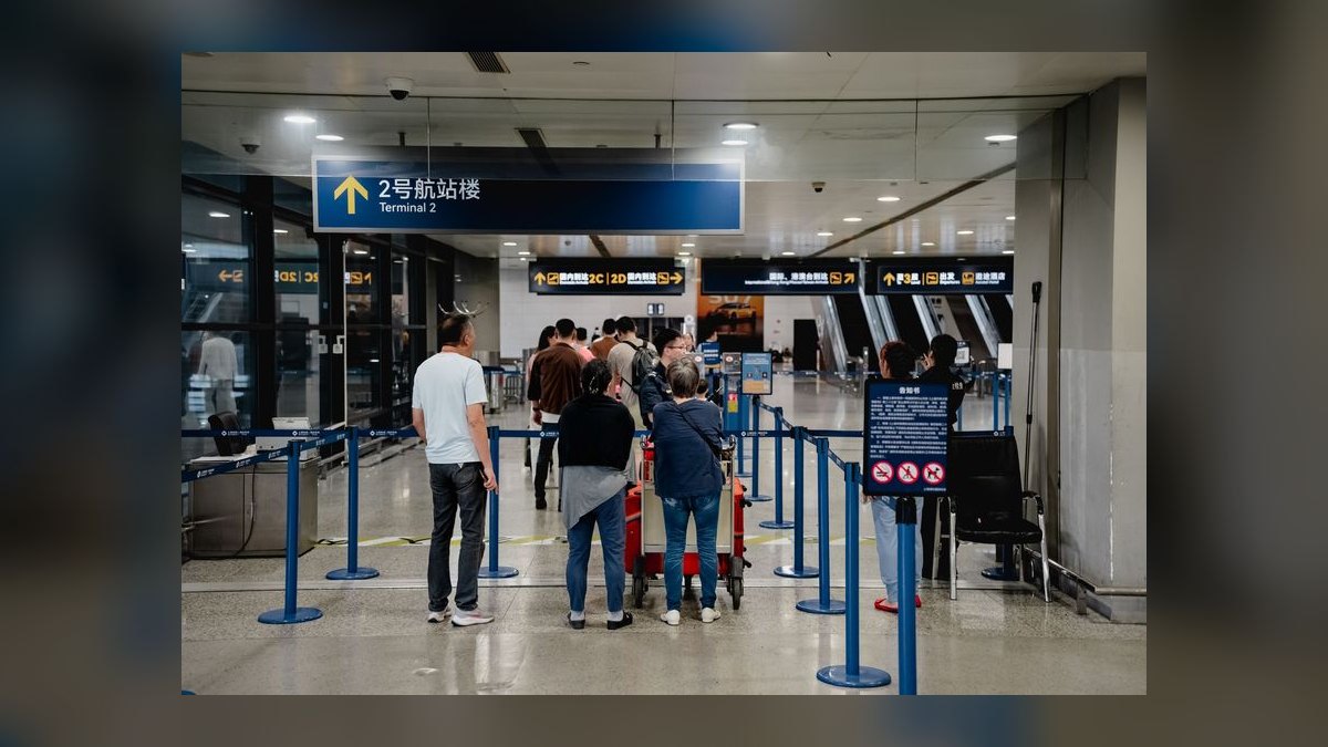 What is the average cost per passenger for airport ground handling services in 2027 — figure 9