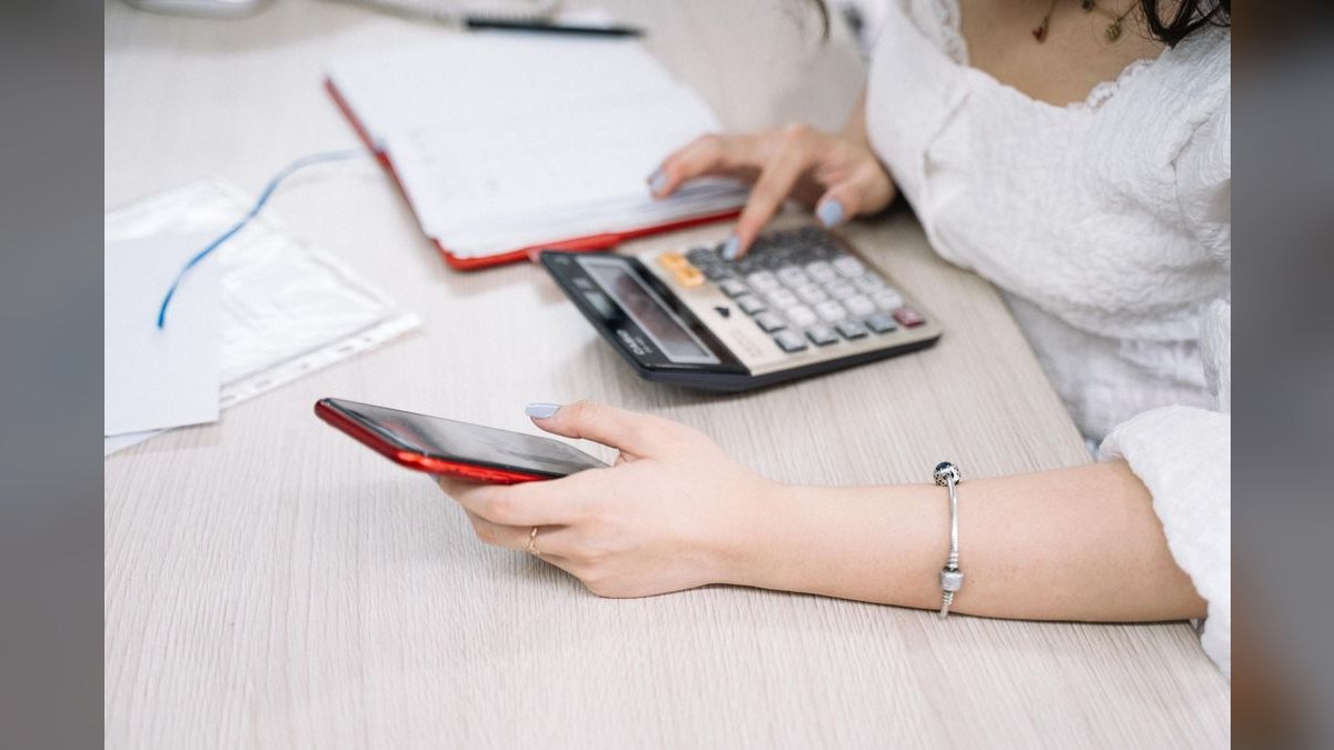 How should you calculate customer acquisition cost when running multi-channel campaigns in 2027 — figure 1