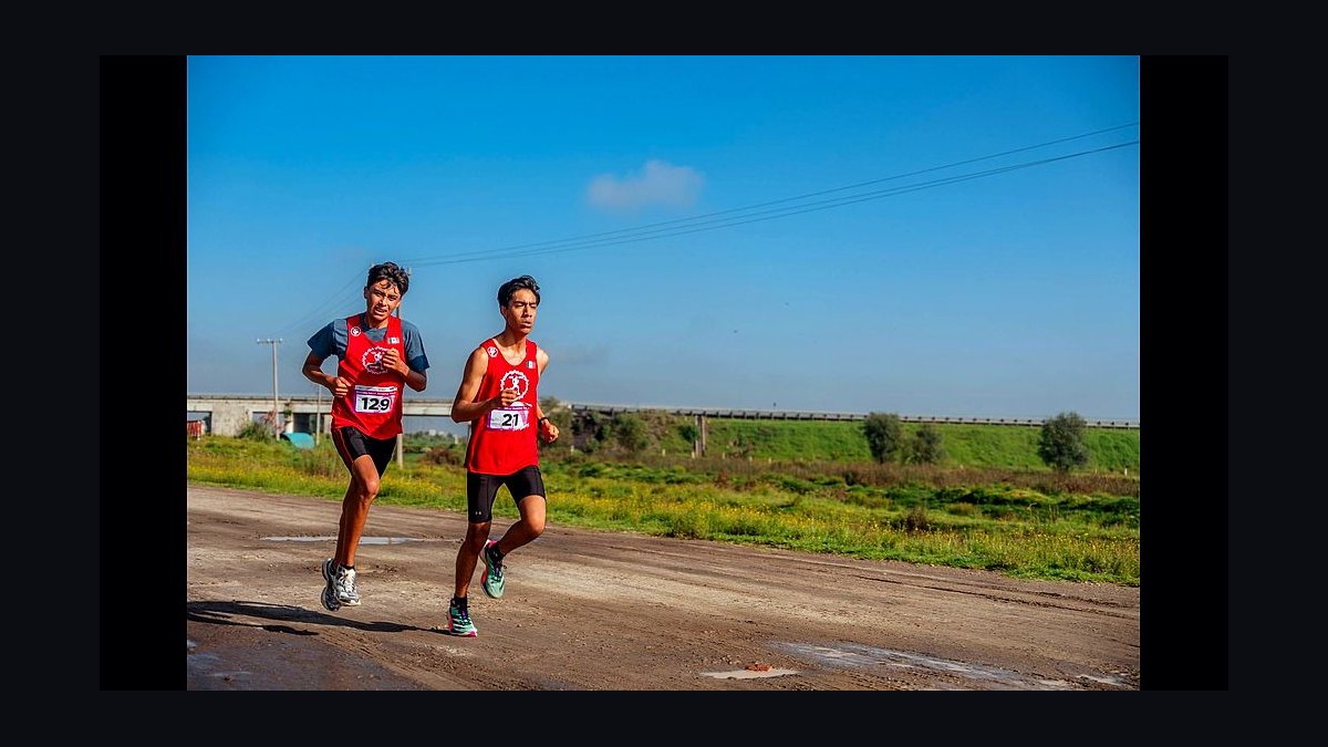 What are the top 10 NIL deals signed by college cross country runners in 2027 — figure 6
