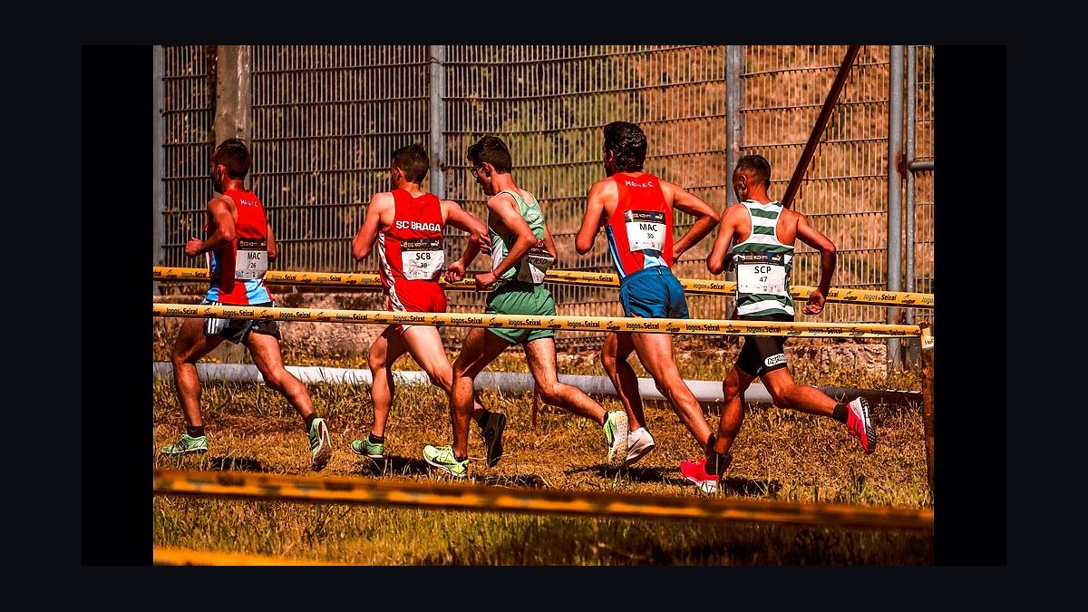What are the top 10 NIL deals signed by college cross country runners in 2027?