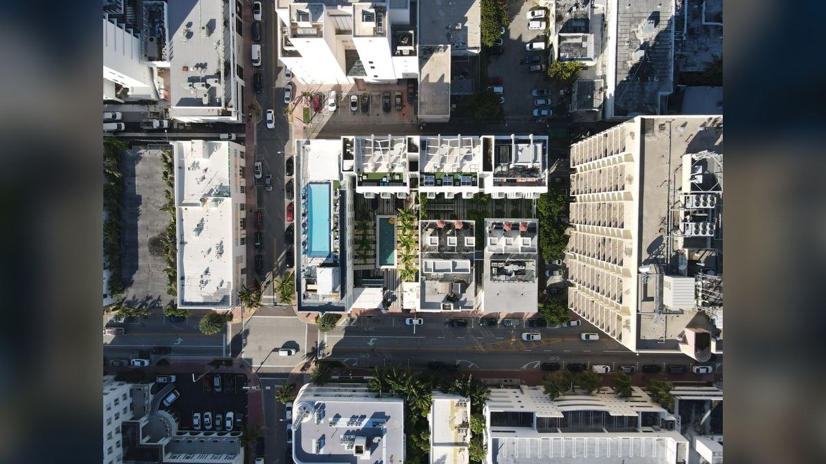 Top 10 Rooftop Bars in Miami — figure 1