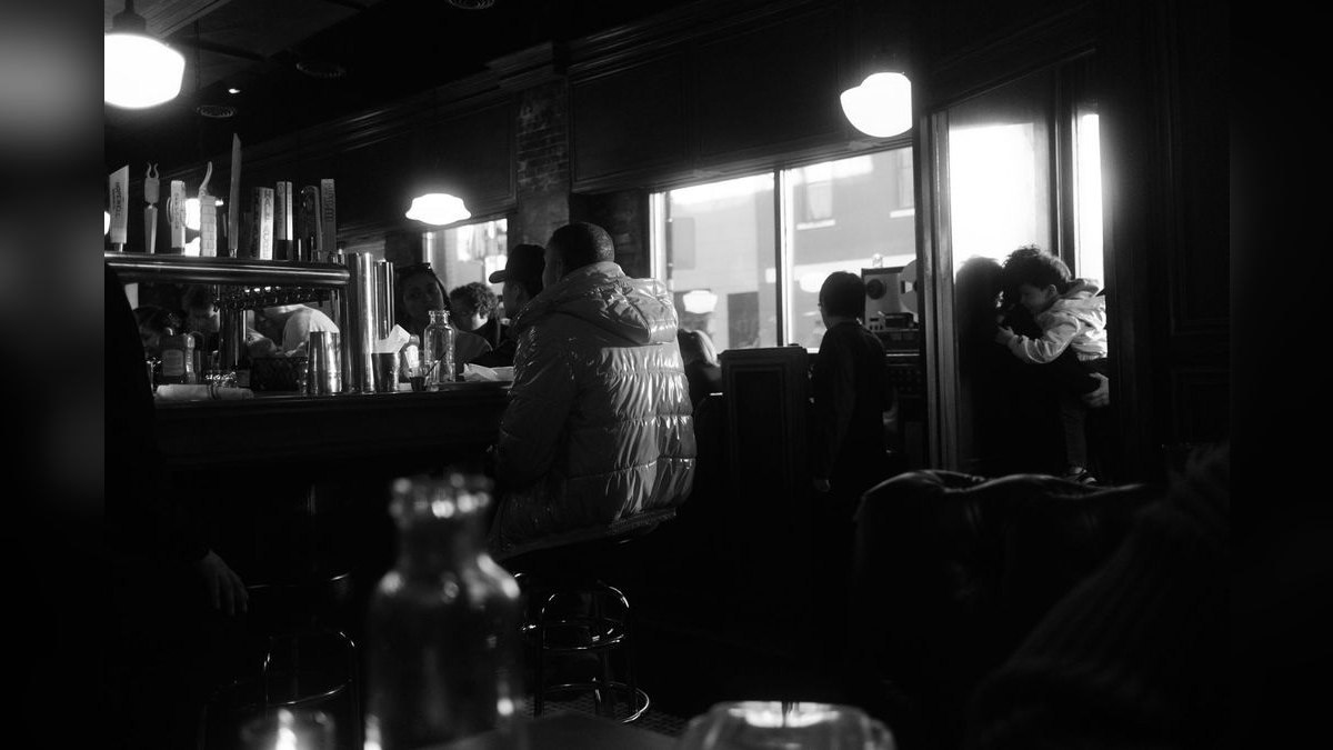 Top 10 Dive Bars in Chicago — figure 2