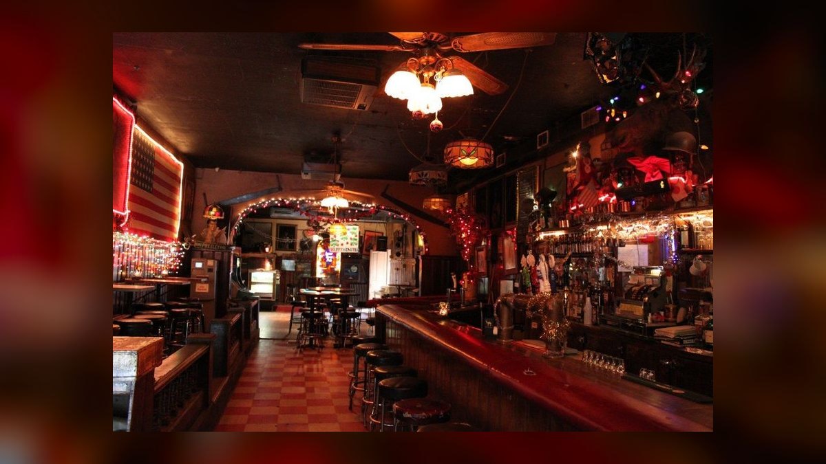 Top 10 Dive Bars in Chicago in 2027 — figure 7