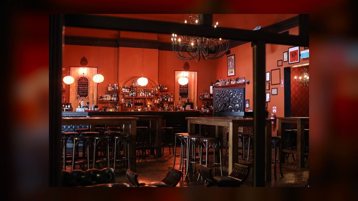 Top 10 Dive Bars in Chicago in 2027 — figure 8