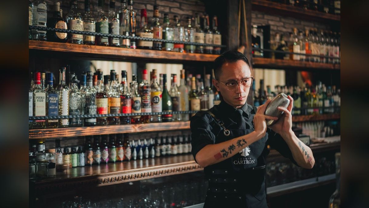 Top 10 Cocktail Bars in Chicago — figure 2