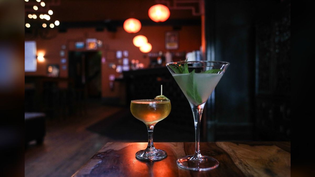 Top 10 Cocktail Bars in Chicago — figure 5