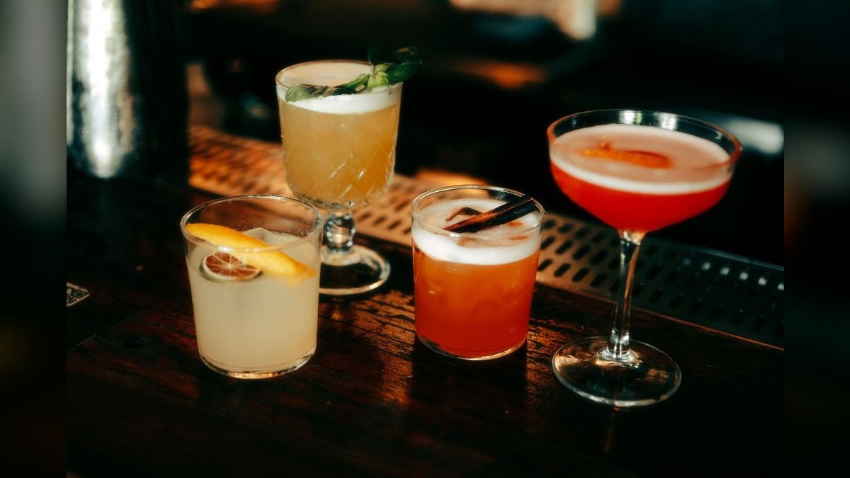 Top 10 Cocktail Bars in Chicago — figure 6