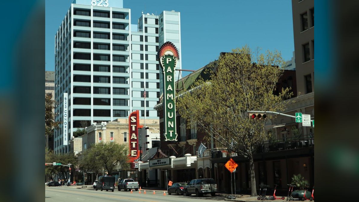 Top 10 Dive Bars in Austin — figure 2