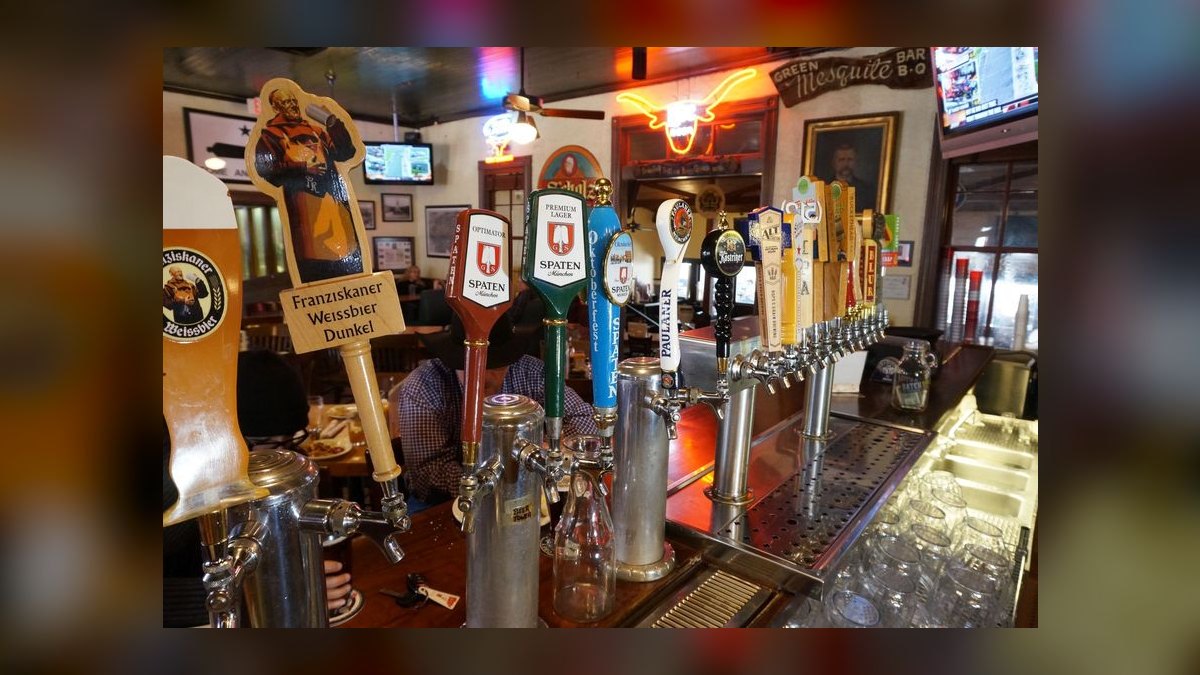 Top 10 Dive Bars in Austin in 2027