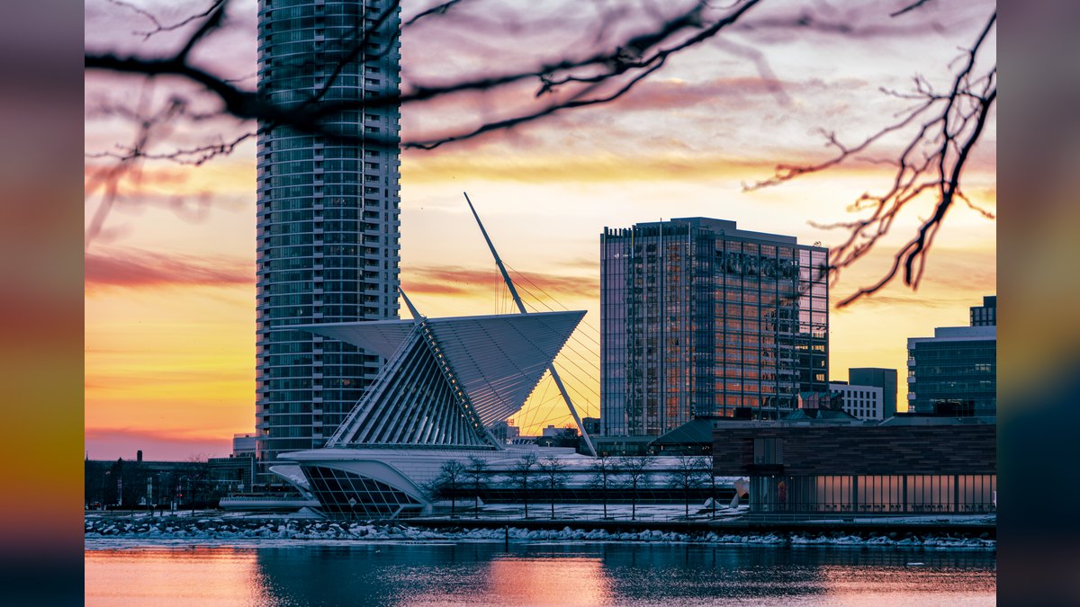 Top 10 Nightlife Spots in Milwaukee — figure 1