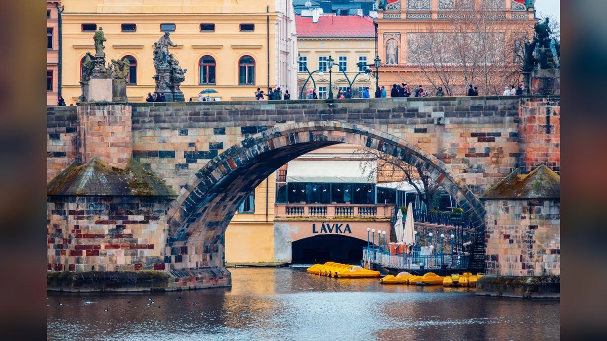 Top 10 Nightlife Spots in Prague — figure 1