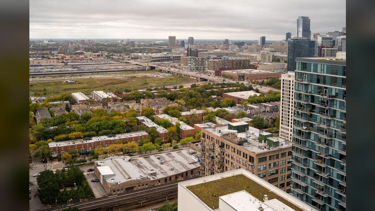 Top 10 Rooftop Bars in Chicago — figure 6