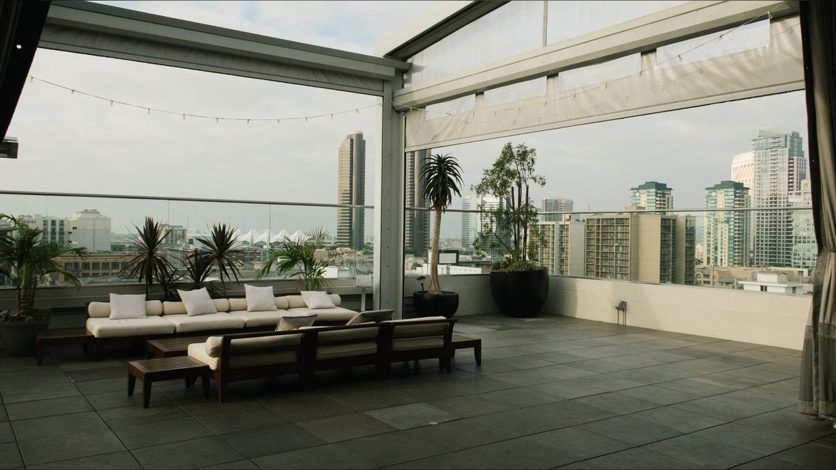 Top 10 Rooftop Bars in San Diego — figure 1