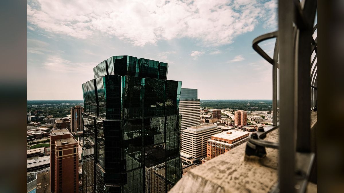 Top 10 Rooftop Bars in Minneapolis — figure 3