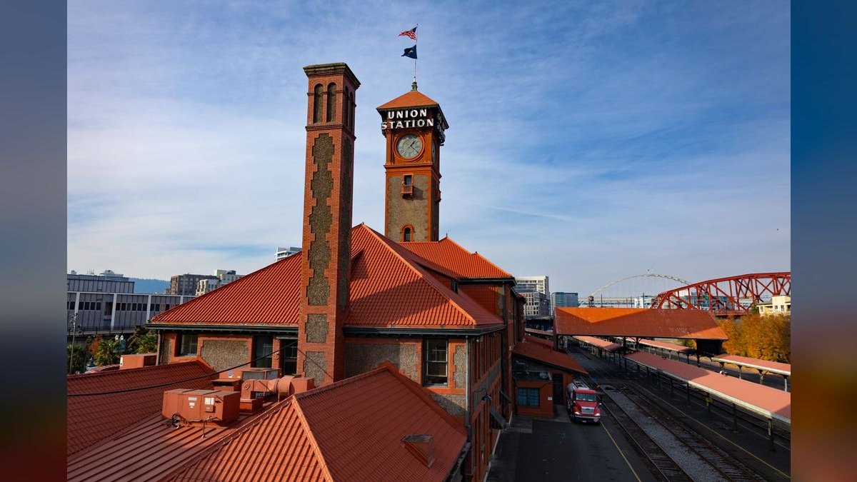 Top 10 Rooftop Bars in Portland, Oregon — figure 3