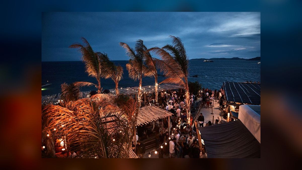 The 10 Best Beach Clubs in Mykonos for 2027 — figure 1