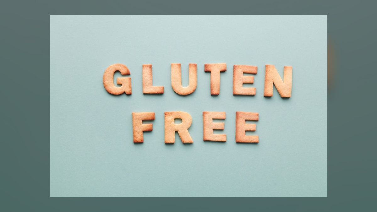 What are the signs of a food allergy in cats and how do I switch their diet safely — figure 10