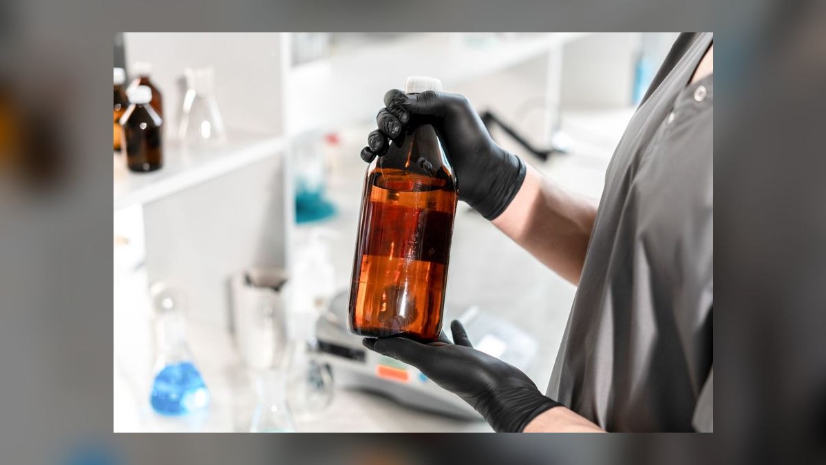 How do I remove brown diatom algae from aquarium glass without chemicals — figure 2