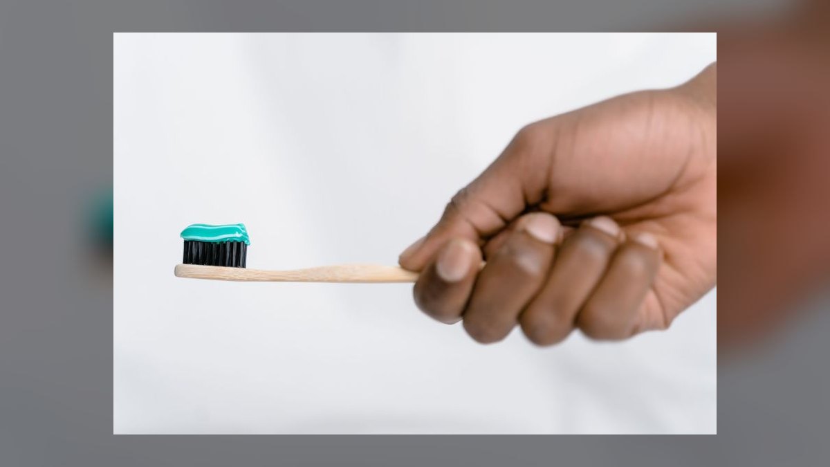 How to brush a cat's teeth if they hate the taste of toothpaste — figure 7
