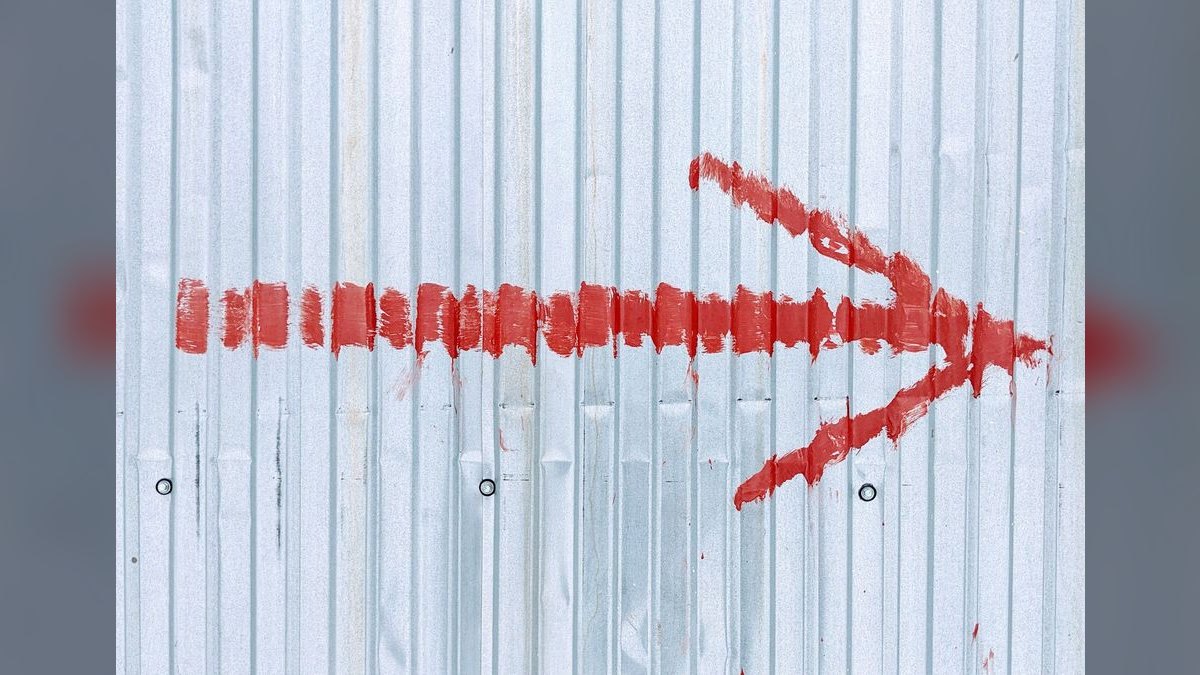 What's the right base-to-variable split for a CRO running a $50M ARR business — figure 2