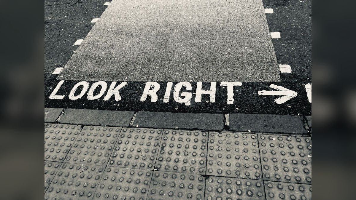 What's the right base-to-variable split for a CRO running a $50M ARR business?