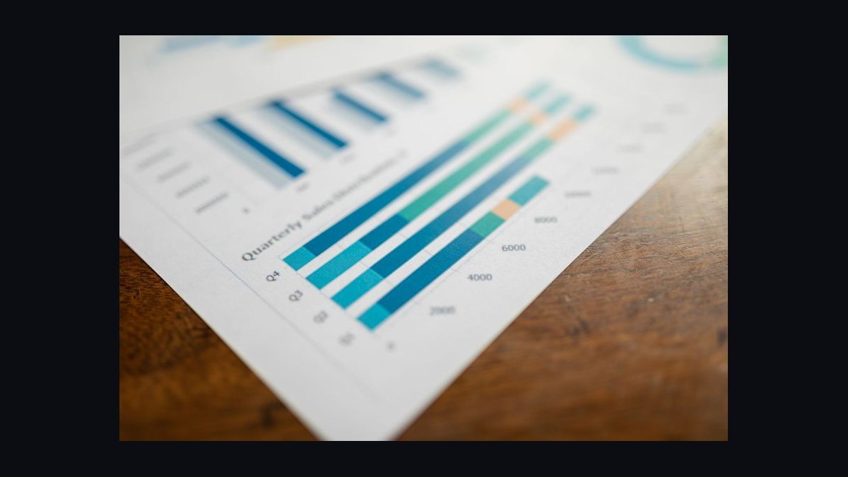 How do I measure sales efficiency at different ARR scales — figure 6