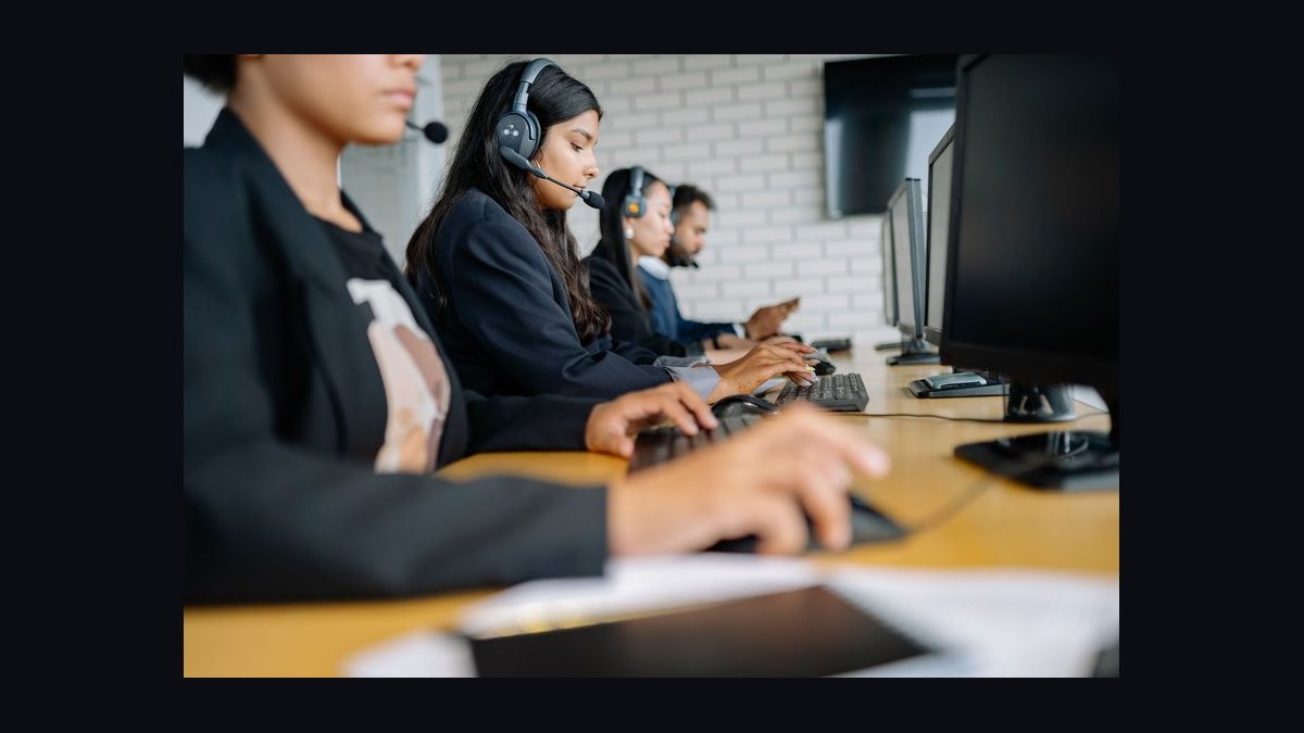 How do you report call recordings not tied to opps when parent-company rollup reporting and leadership only reviews forecast accuracy monthly on Dynamics 365  — figure 4