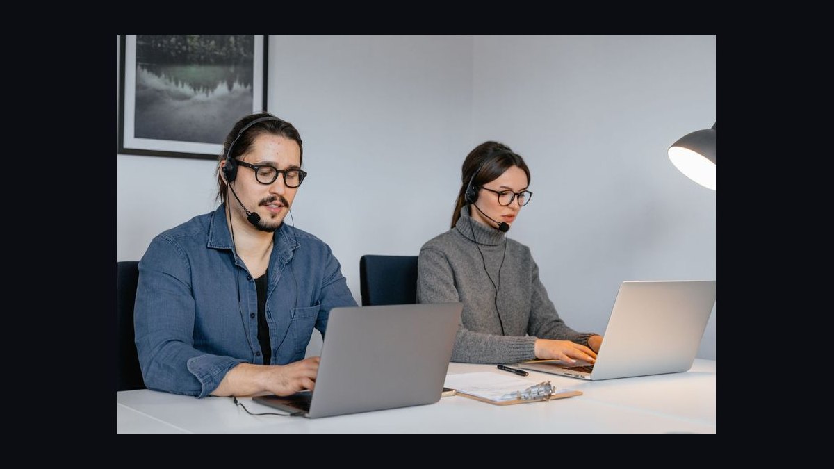 How do you report call recordings not tied to opps when parent-company rollup reporting and leadership only reviews forecast accuracy monthly on Dynamics 365  — figure 8