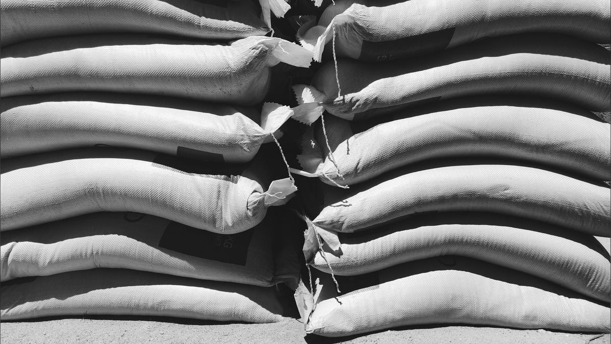 How do you fix forecast sandbagging in Salesforce when reps keep deals in early stages — figure 1