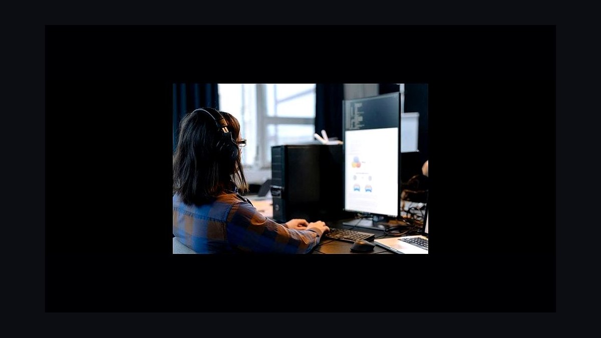 How do you log deal intelligence in Salesforce when Foundry is the system of record for account planning in 2027?