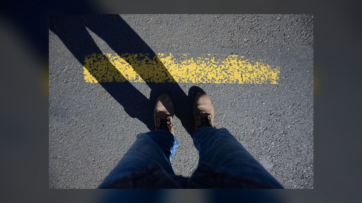 How do you decide if a CRO advisory before a full-time hire is right for a Series A company when founder wants to step back from selling — figure 10
