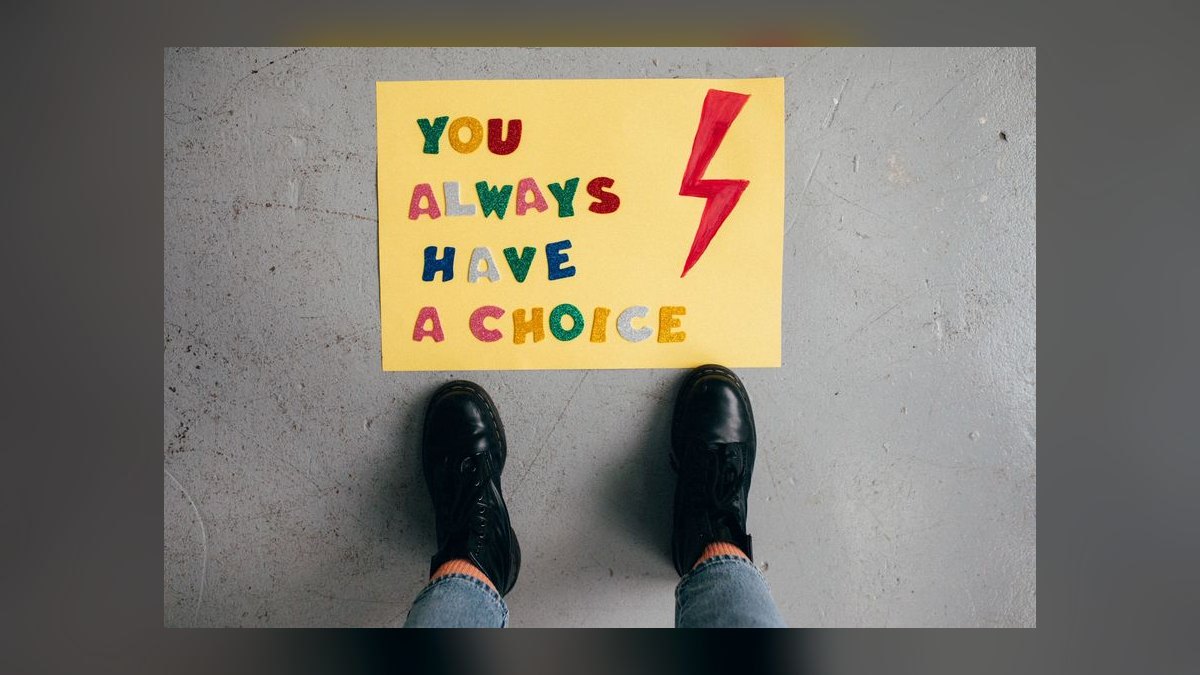 How do you decide if a CRO advisory before a full-time hire is right for a Series A company when founder wants to step back from selling — figure 6