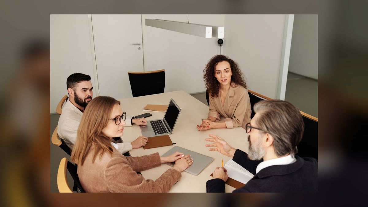How do you decide if a CRO advisory before a full-time hire is right for a Series A company when international expansion next year — figure 5