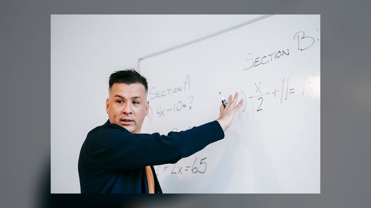 How do you decide if a fractional CRO is right for a founder-led sales company when board wants a revenue turnaround — figure 9