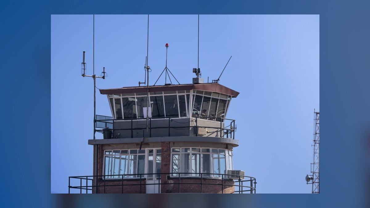 How do you design a RevOps control tower in Palantir Signals for GTM alerts that catches commission disputes on split credit before weekly commit calls for inbound SDR with parent-company rollup reporting — figure 4