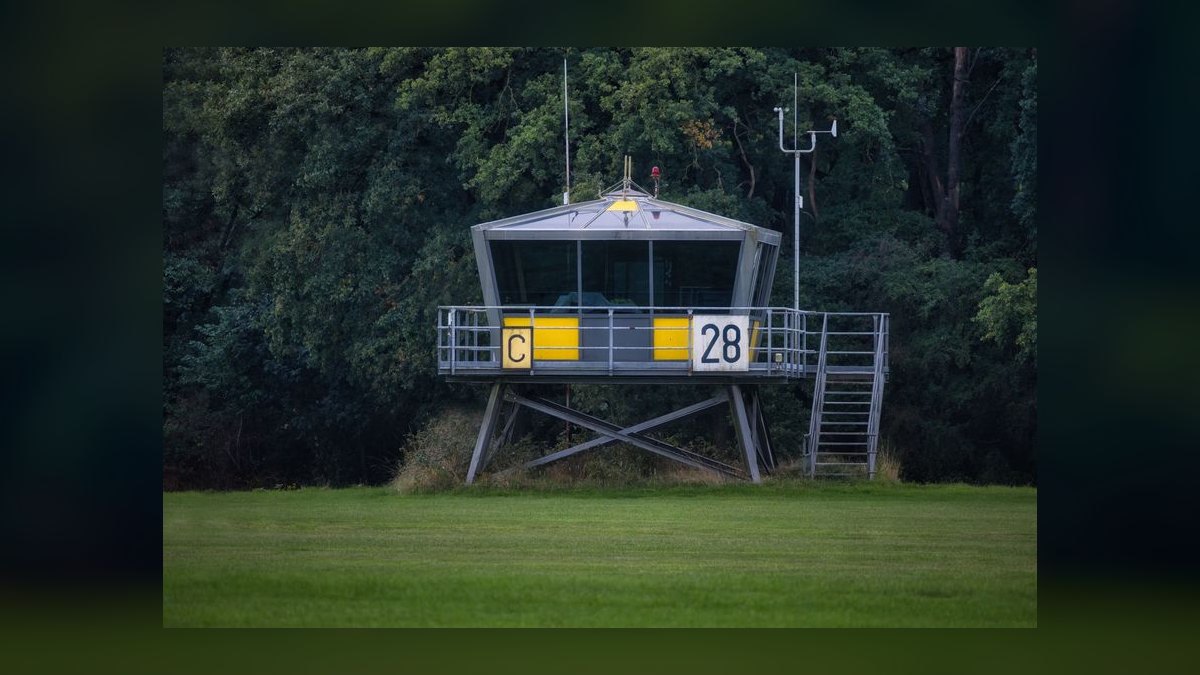 How do you design a RevOps control tower in Palantir AIP that catches renewal ghosting in CRM before weekly commit calls for usage-based pricing with no data engineer — figure 8