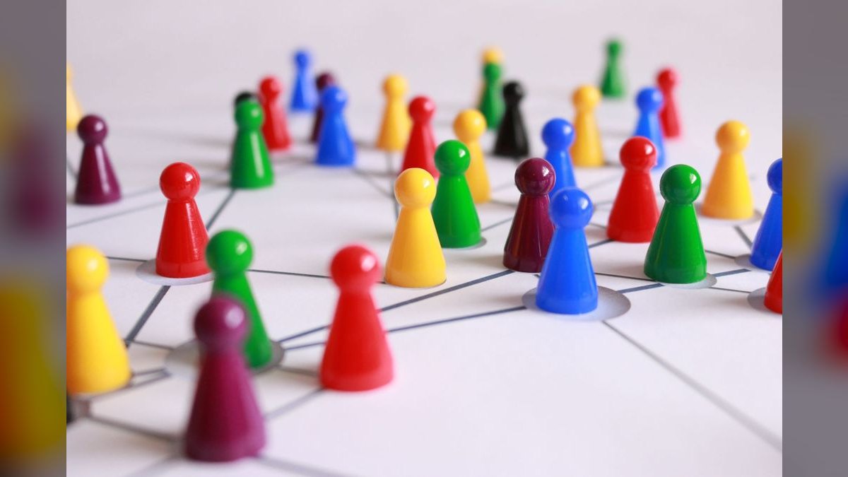 How do you audit interconnect cross-connect sales ops opportunity hygiene in Dynamics 365 during PLG-to-sales handoff to prevent champion job changes mid-quarter when no data engineer — figure 2