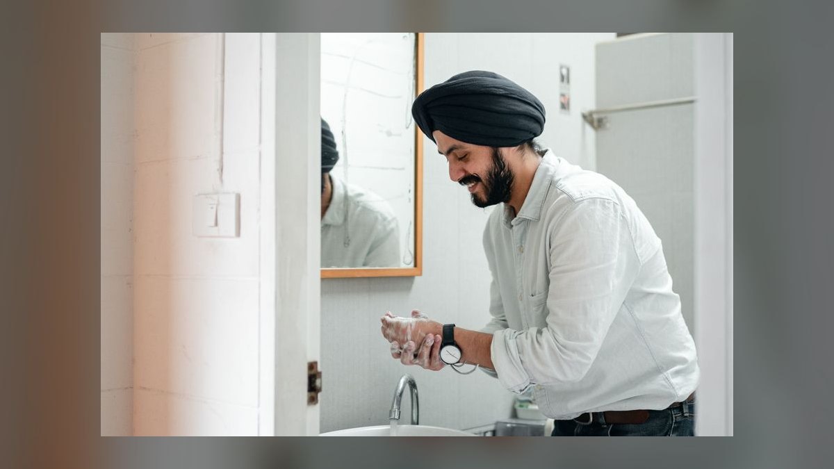 What's the right CRM hygiene policy that reps actually follow — figure 6