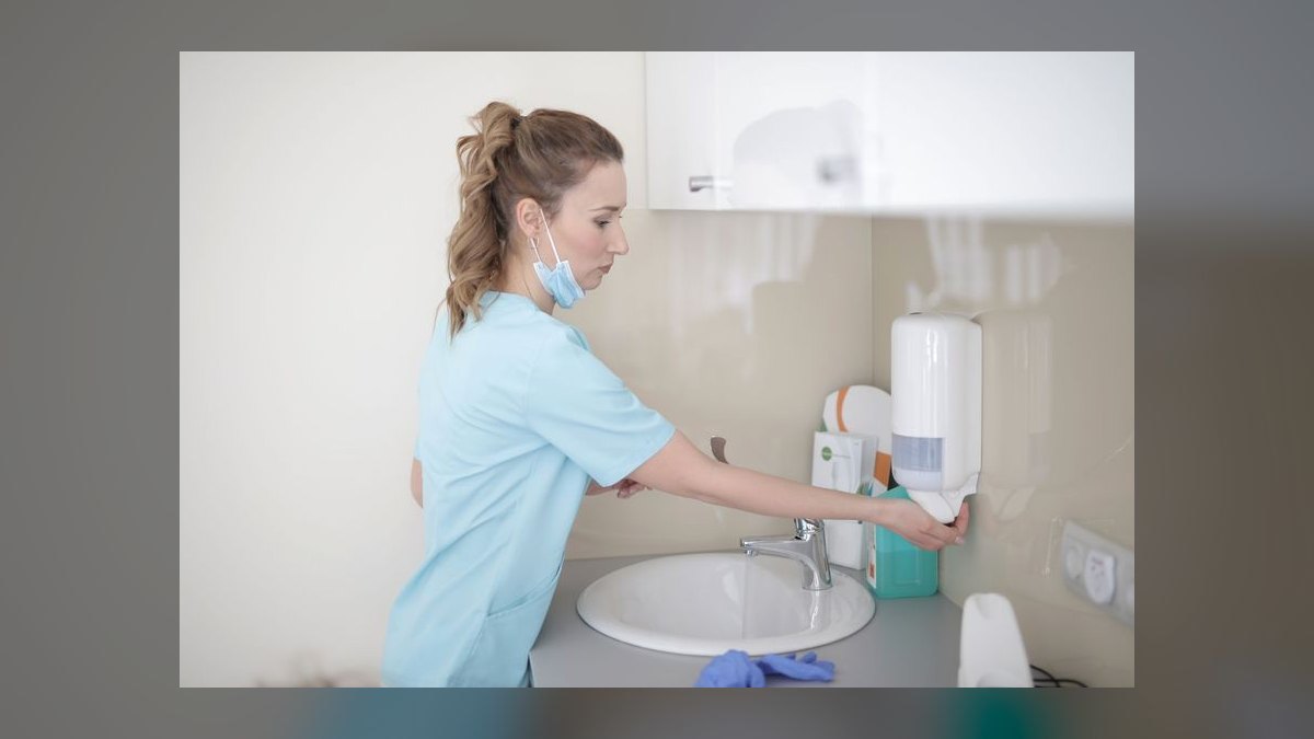 What's the right CRM hygiene policy that reps actually follow — figure 8