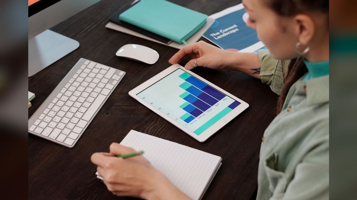 What attribution model works for a multi-touch enterprise sales motion — figure 4