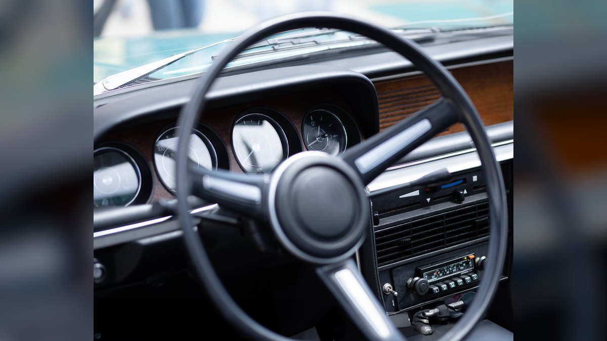 What's the right way to set up sales-ops dashboards so reps don't game the metrics — figure 5