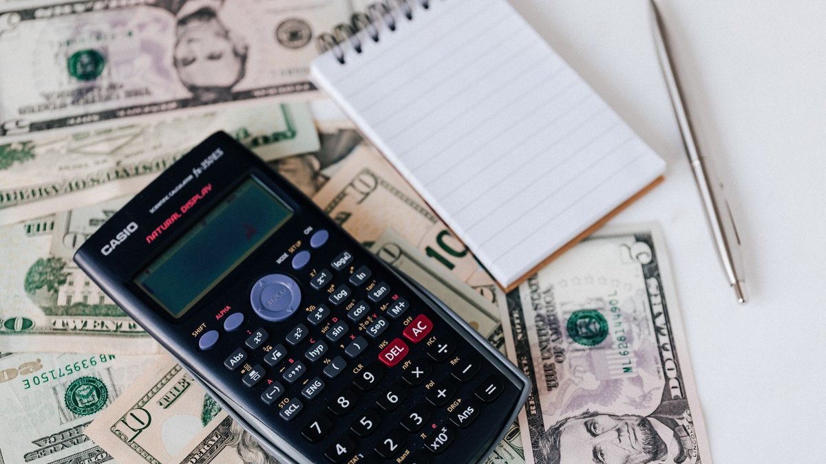 What's the right way to budget a sales kickoff for a 40-rep org — venue, content, agency, swag breakdown?