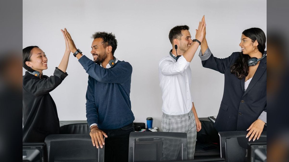 What is Salesloft Rhythm Agents and what does it do for RevOps in 2027 — figure 4