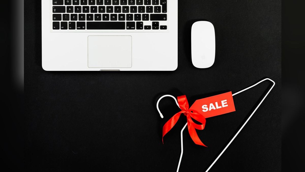 What's the difference between RevOps and Sales Ops in a 2027 B2B SaaS company — figure 3