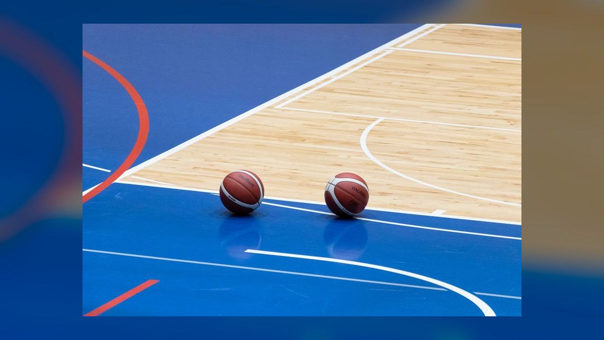 What is the Cincinnati Bearcats men's basketball NIL and roster strategy for the 2027 season — figure 7